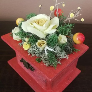 Fa ékszerdoboz,rózsa agyagvirágokkal díszítve - ékszer - ékszertartó - ékszerdoboz - Meska.hu Fa ékszerdoboz,rózsa agyagvirágokkal díszítve - ékszer - ékszertartó - ékszerdoboz - Meska.hu