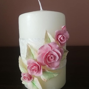 Kézműves ''Romantika'' dekor-gyertya ,rózsaszín agyagvirágokkal díszítve ! - otthon & lakás - gyertya, illat, aroma - gyertya - Meska.hu