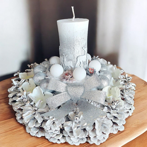 Különleges ünnepi asztaldísz...az ezüst-fehér  színvilág kedvelőinek !  - karácsony - adventi díszek - adventi gyertyadíszek és koszorúdíszek - Meska.hu