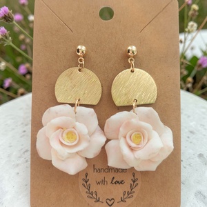 Arany-rózsás elegancia fülbevaló , Ékszer, Fülbevaló, Lógó fülbevaló, Ékszerkészítés, Gyurma, MESKA