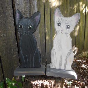 Fekete fehér macska pár ajtótámasz könyvtámasz dekoráció, Otthon & Lakás, Dekoráció, Asztal és polc dekoráció, Könyvtámasz, Famegmunkálás, Festett tárgyak, MESKA