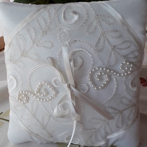 Tört-fehér gyürüpárna, Esküvő, Kiegészítők, Gyűrűtartó & Gyűrűpárna, Varrás, MESKA