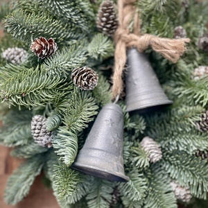 Karácsonyi, élő fenyős  kopogtató-Rustic Pine, Karácsony, Karácsonyi lakásdekoráció, Karácsonyi ajtódíszek, Virágkötés, MESKA