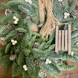 Karácsonyi, élő fenyős  kopogtató-Rustic Pine, Karácsony, Karácsonyi lakásdekoráció, Karácsonyi ajtódíszek, Virágkötés, MESKA