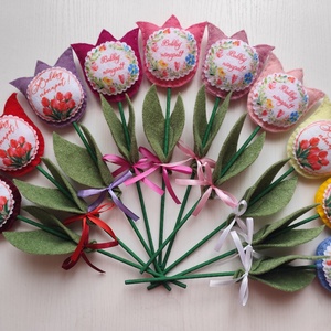 Nőnapra filc tulipán (10 darab), Otthon & Életmód, Virágdekoráció, Virágok, Virágcsokor, Varrás, Nőnapra filc tulipán rendelhető. A csomag tartalmaz 10 darab tulipánt, mely nagyszerű ajándék lehet..., MESKA