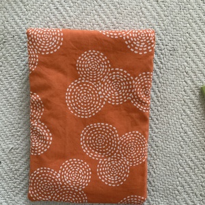 Vízálló könyvtok, designer pamutvászonnal, őszi hangulatú könyvkabát - könyv & zene - könyvtok - Meska.hu
