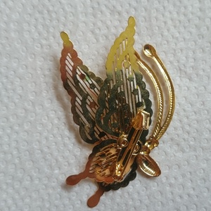 Arany színű pillangó bross kitűző - ékszer - kitűző és bross - kitűző - Meska.hu