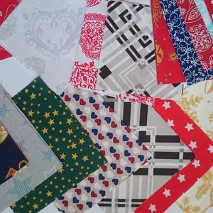 100 db Karácsony patchwork 10x10 8x8 cm pamutvászon csomag  - kellékek & szerszámok - méteráru - anyagcsomag - Meska.hu
