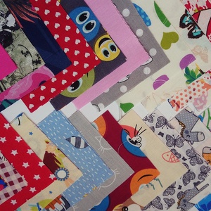 100 db Gyerek mintás patchwork 10x10 cm pamutvászon csomag  - kellékek & szerszámok - méteráru - anyagcsomag - Meska.hu