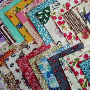 100 db Növény mintás patchwork 10x10 cm pamutvászon csomag Nö4 - kellékek & szerszámok - méteráru - anyagcsomag - Meska.hu