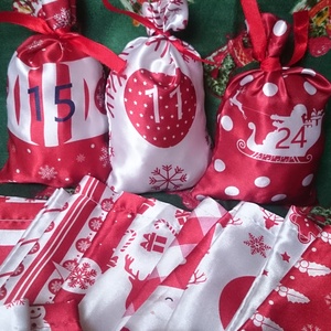 Piros-fehér adventi kalendárium naptár zsák 24 db  - karácsony - adventi díszek - adventi naptár - Meska.hu