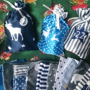 Kék- szürke fiús adventi kalendárium naptár zsák 24 db  - karácsony - adventi díszek - adventi naptár - Meska.hu