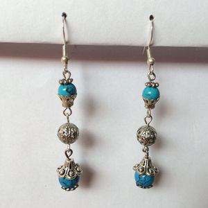 Kék howlit lógós fülbevaló ezüst díszekkel - ékszer - fülbevaló - lógó fülbevaló - Meska.hu Kék howlit lógós fülbevaló ezüst díszekkel - ékszer - fülbevaló - lógó fülbevaló - Meska.hu