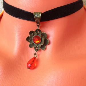 Virág alakú piros köves medál bársony choker nyakék függővel Halloween  - Meska.hu