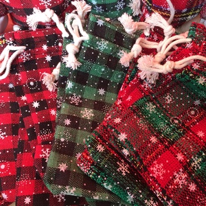 Zöld téli mintás adventi kalendárium naptár zsák 24 db  - karácsony - adventi díszek - adventi naptár - Meska.hu Zöld téli mintás adventi kalendárium naptár zsák 24 db  - karácsony - adventi díszek - adventi naptár - Meska.hu