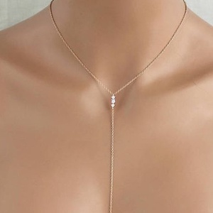 Elegáns minimalista fehér gyöngyös nyaklánc  - Meska.hu