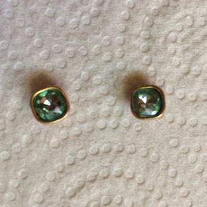 3 pár beszúrós fülbevaló rózsaszín virág zöld köves  - ékszer - fülbevaló - pötty fülbevaló - Meska.hu