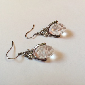 Áttetsző csiszolt gyöngy strasszos fémkeretben - Meska.hu