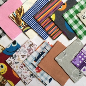 100 db vegyes mintájú patchwork 8x8 cm pamutvászon csomag V2 - kellékek & szerszámok - méteráru - anyagcsomag - Meska.hu