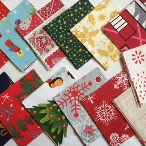 104 db Karácsony patchwork 10x10 cm pamutvászon csomag KE, Kellékek & szerszámok, Méteráru, Anyagcsomag, , MESKA