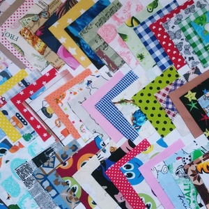 100 db gyerek mintájú patchwork 10x10 cm pamutvászon csomag GYA, Kellékek & szerszámok, Méteráru, Anyagcsomag, , MESKA