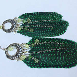 Zöld pettyes fülbevaló gyöngyös függőkkel  - ékszer - fülbevaló - rojtos fülbevaló - Meska.hu