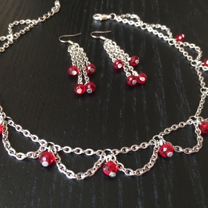 Ezüst fém choker stílusú nyaklánc+ fülbevaló piros gyöngyökkel - ékszer - ékszerszett - Meska.hu