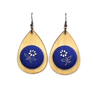 Kékfestő fa-textil fülbevaló - ékszer - fülbevaló - lógó fülbevaló - Meska.hu