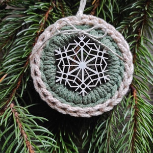 Horgolt karácsonyfadísz szett bézs-eukaliptusz színben - karácsony - karácsonyi lakásdekoráció - karácsonyfadíszek - Meska.hu