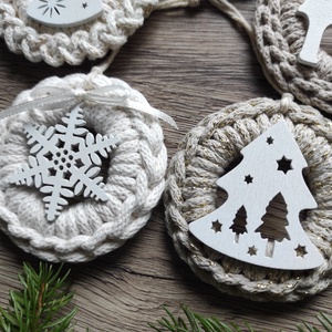 Horgolt karácsonyfadísz szett natúr-bézs színben - karácsony - karácsonyi lakásdekoráció - karácsonyfadíszek - Meska.hu