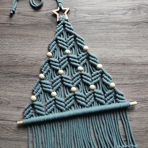 Makramé karácsonyfa (babér színben), Karácsony, Karácsonyi lakásdekoráció, Karácsonyi lakásdíszek, Csomózás, MESKA