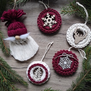 Horgolt karácsonyfadísz szett bordó-natúr színben - Meska.hu