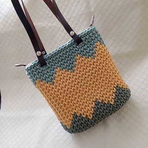 Női válltáska, bőr pántokkal - Meska.hu