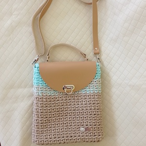 Női válltáska, crossbody - táska & tok - kézitáska & válltáska - vállon átvethető táska - Meska.hu