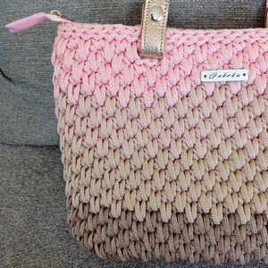 Női horgolt válltáska, rosegold pánttal - táska & tok - kézitáska & válltáska - válltáska - Meska.hu