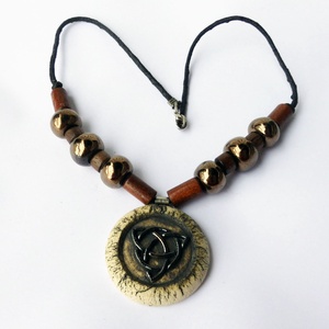 Őrző kapocs kerámai nyaklánc, Ékszer, Nyaklánc, Medálos nyaklánc, Agyagozás, Ékszerkészítés, MESKA