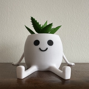 Mosolygós 3D nyomtatott mini virágtartó vagy ceruzatartó  ülő figura, Otthon & Életmód, Dekoráció, Virágdísz és tartó, Váza, Mindenmás, MESKA