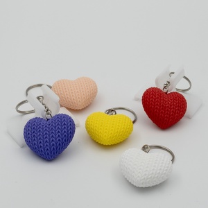 Szív kulcstartó párban valentinnapra - táska & tok - kulcstartó & táskadísz - kulcstartó - Meska.hu