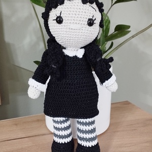 Horgolt Wednesday baba-amigurumi - játék & sport - baba & babaház - baba - Meska.hu