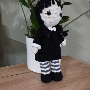 Horgolt Wednesday baba-amigurumi - játék & sport - baba & babaház - baba - Meska.hu