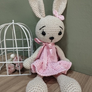 Horgolt nyuszilány fodros szoknyában-amigurumi - Meska.hu