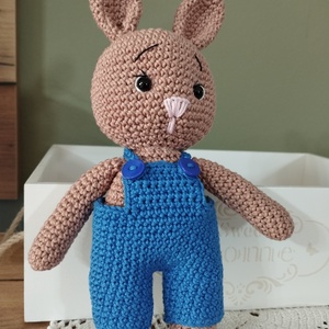 Horgolt amigurumi nyuszi nadrágban - játék & sport - plüssállat & játékfigura - nyuszi - Meska.hu