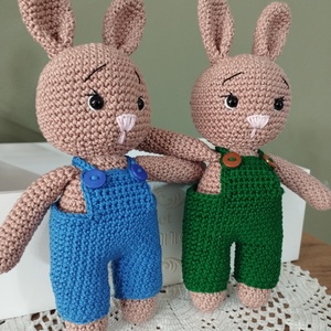 Horgolt amigurumi nyuszi nadrágban - játék & sport - plüssállat & játékfigura - nyuszi - Meska.hu