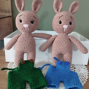 Horgolt amigurumi nyuszi nadrágban - játék & sport - plüssállat & játékfigura - nyuszi - Meska.hu