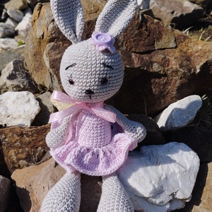 Horgolt nyuszilány fodros szoknyában-amigurumi - Meska.hu
