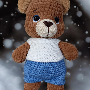 Horgolt plüss maci nadrágban, Játék & Sport, Plüssállat & Játékfigura, Maci, Baba-és bábkészítés, Horgolás, MESKA