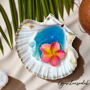 ÉKSZERTARTÓ RÓZSASZÍN PLUMERIA VIRÁGGAL - VALÓDI ÓRIÁSKAGYLÓ GYŰRŰTARTÓ - GYANTACSODÁK - Meska.hu