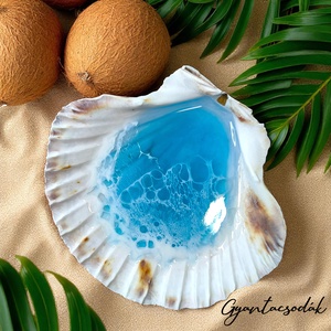 ÉKSZERTARTÓ TENGER MINTÁVAL 2 - VALÓDI ÓRIÁSKAGYLÓ GYŰRŰTARTÓ - GYANTACSODÁK - Meska.hu