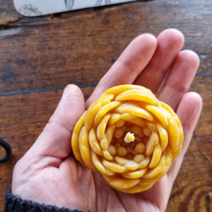 Tavaszi méhviasz boglárkavirág, Otthon & Életmód, Gyertya, illat, aroma, Gyertya, , MESKA