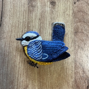 Hímzett kék cimege - Meska.hu